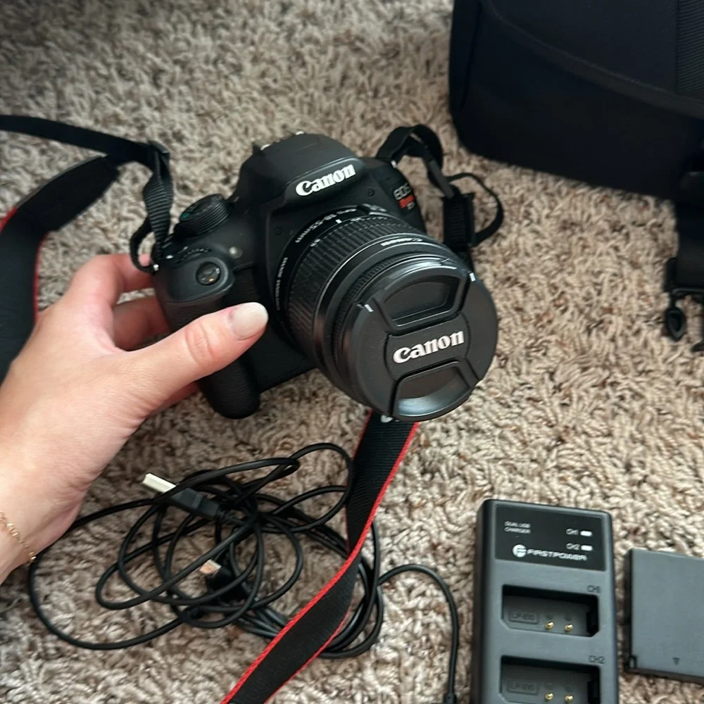 Canon EOS Rebel T5 Black Camera Set - Picture 8 of 10